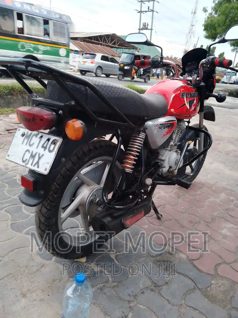Bajaj Boxer X125 2021 Red