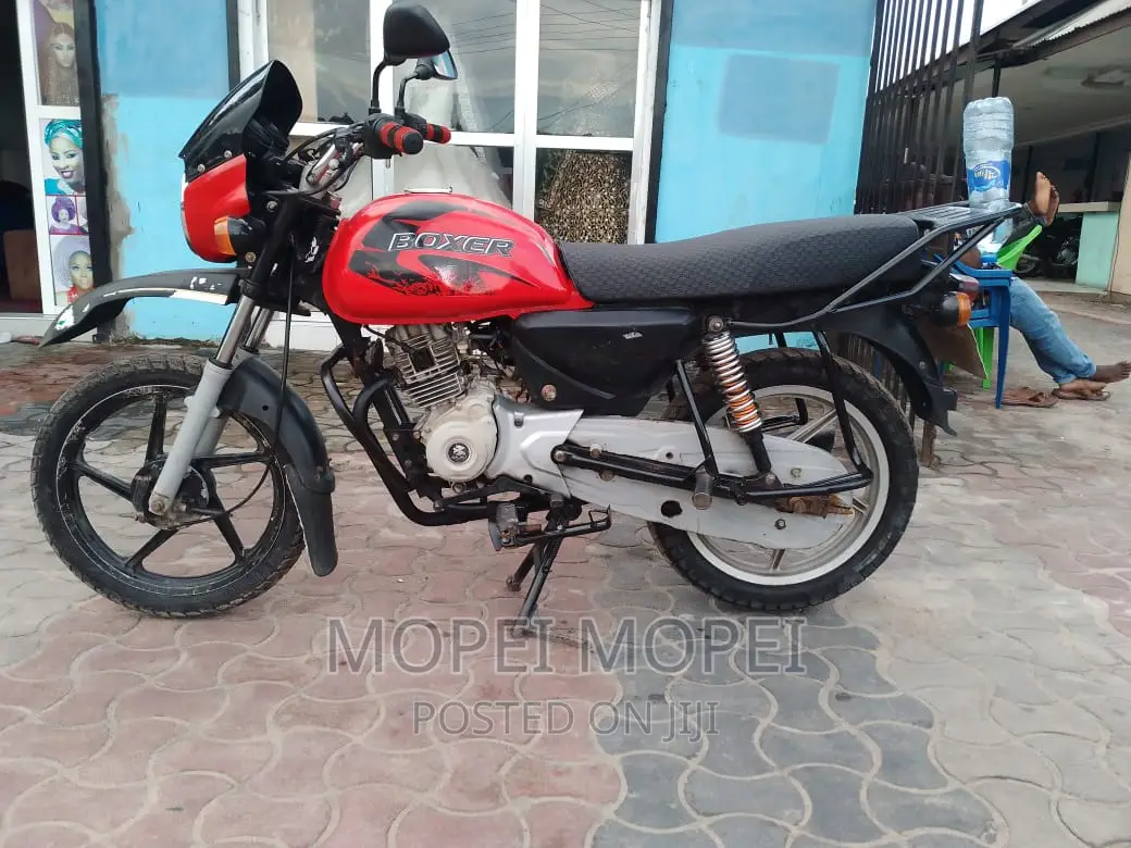 Bajaj Boxer X125 2021 Red