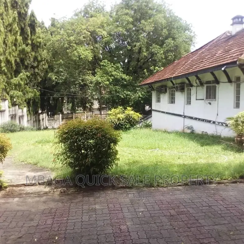 Furnished 5bdrm House in Ada Estate for sale