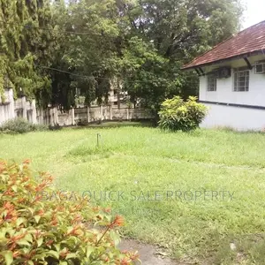 Furnished 5bdrm House in Ada Estate for sale