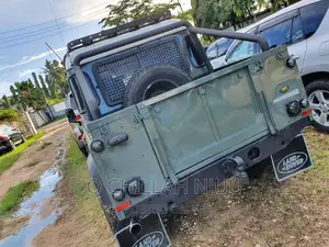 Land Rover Defender 2003