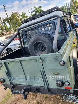 Land Rover Defender 2003