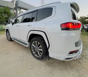 Toyota Land Cruiser 2022 White