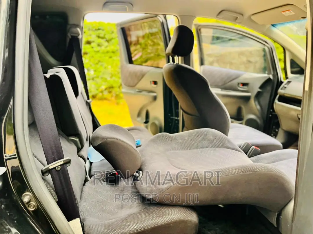Toyota Ractis 2006 Black