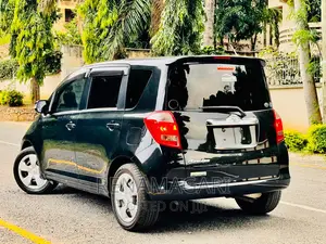 Toyota Ractis 2006 Black