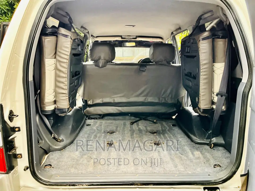 Toyota Land Cruiser 2002 Silver