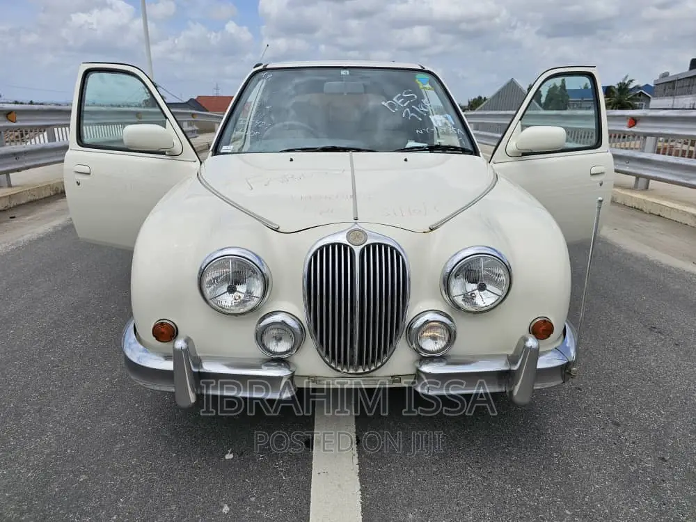 Nissan March 2001 Off white