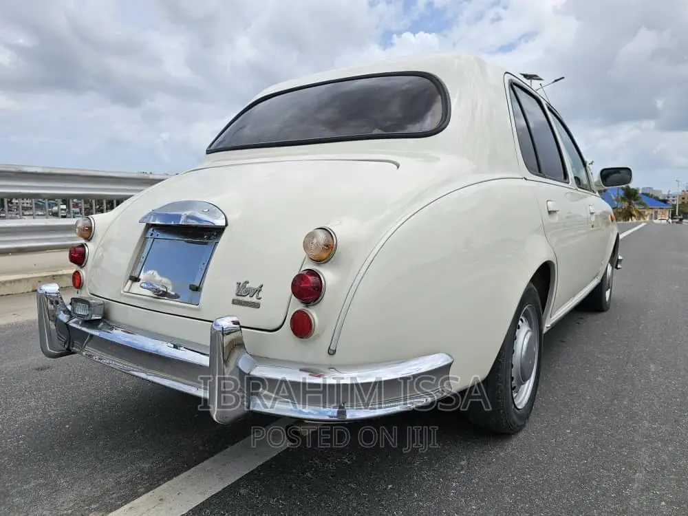 Nissan March 2001 Off white