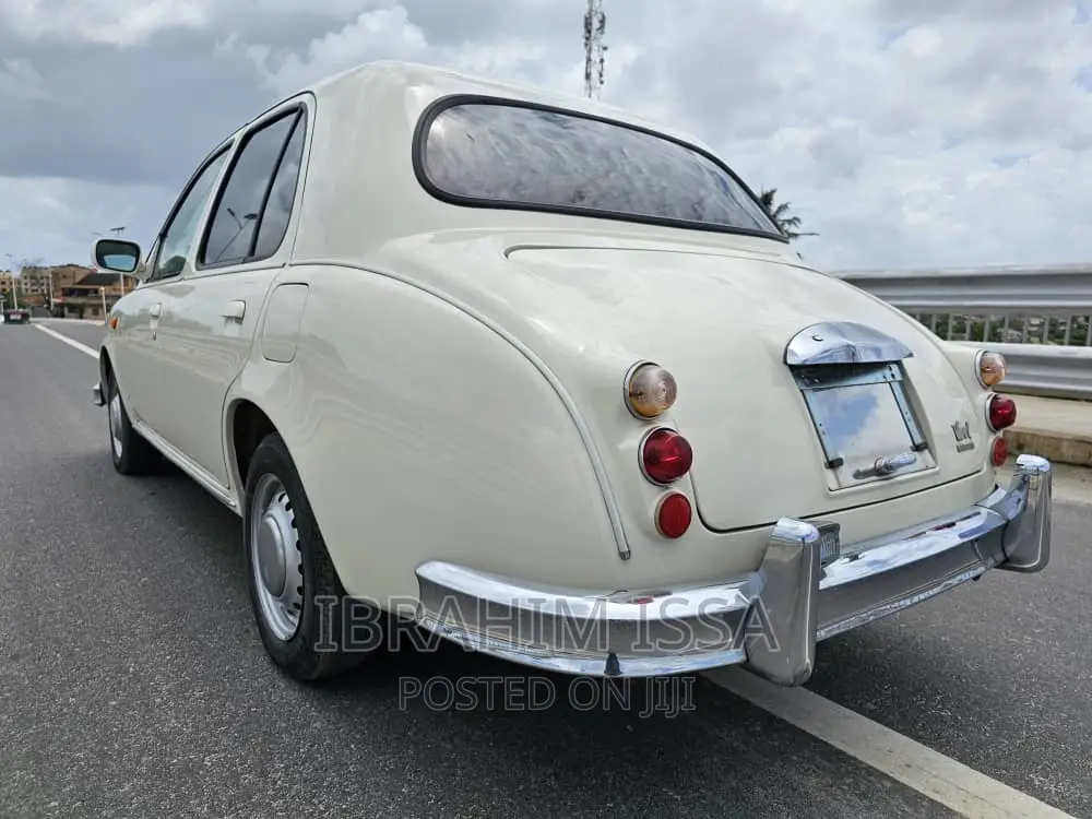 Nissan March 2001 Off white