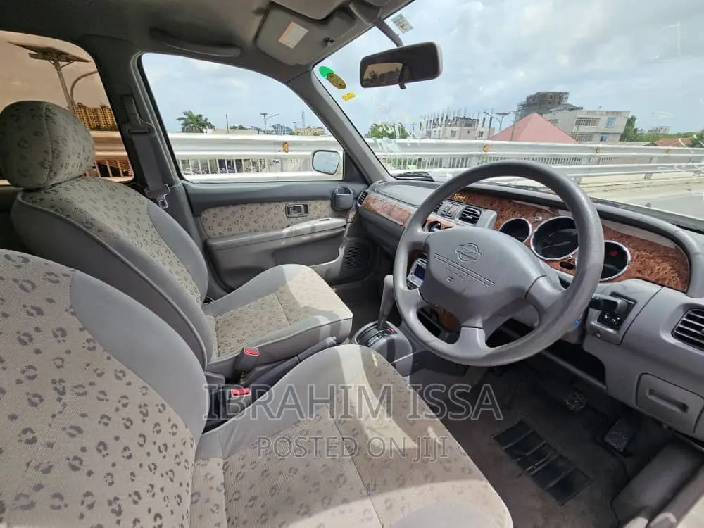 Nissan March 2001 Off white