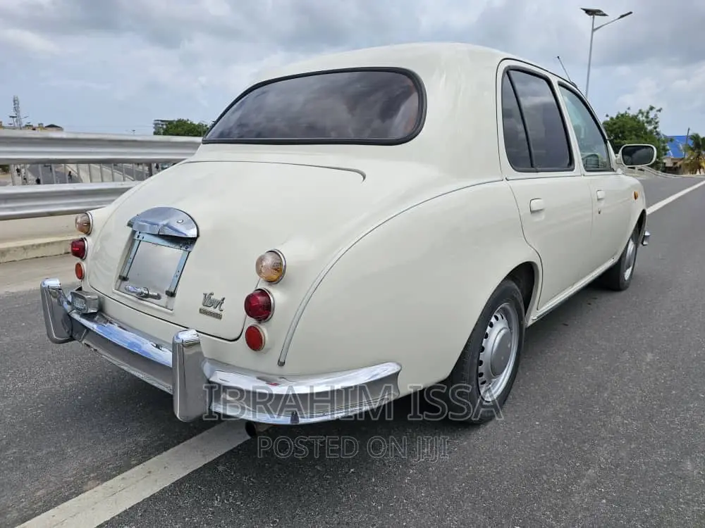 Nissan March 2001 Off white