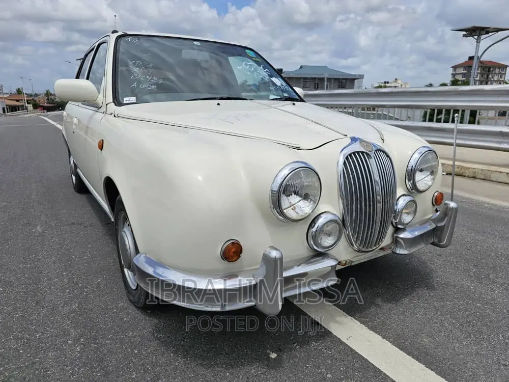 Nissan March 2001 Off white