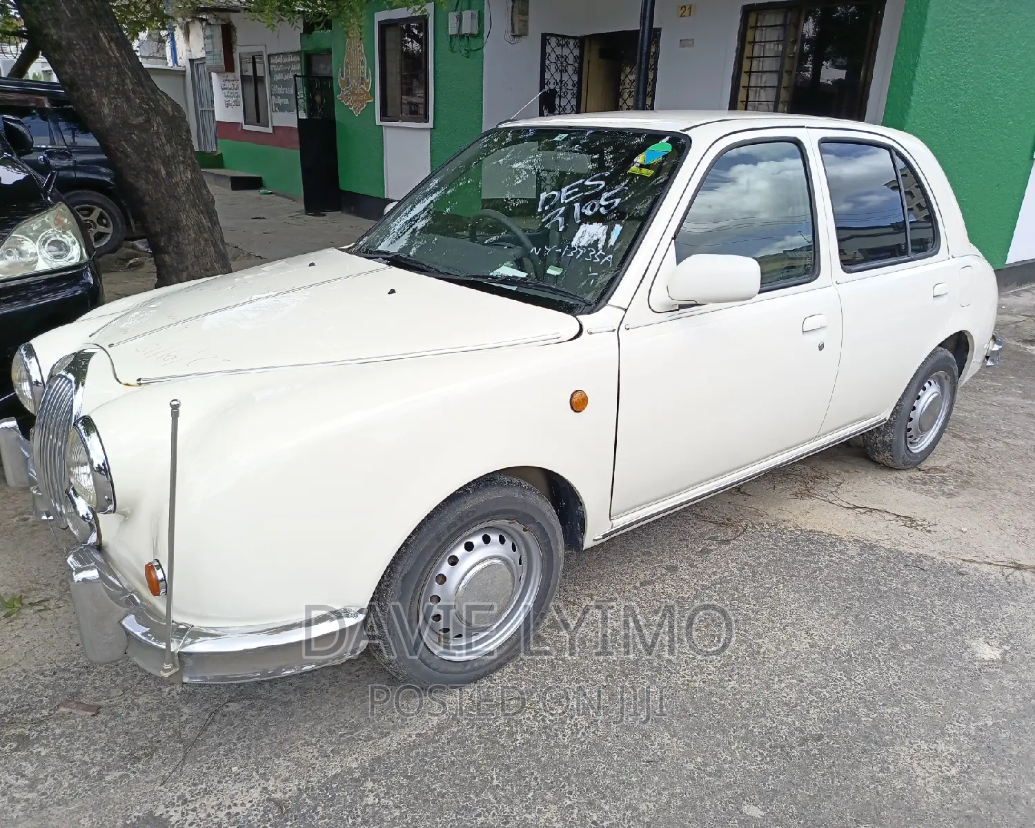Nissan March 2001 Ivory