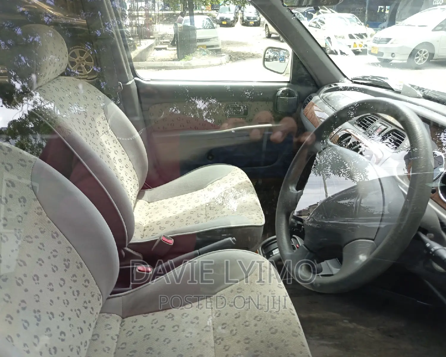 Nissan March 2001 Ivory