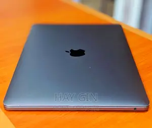 New Apple MacBook Pro 2017 16GB Intel Core I7 SSHD (Hybrid) 512GB