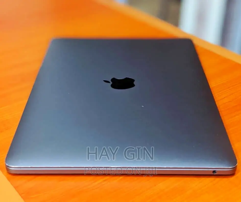 New Apple MacBook Pro 2017 16GB Intel Core I7 SSHD (Hybrid) 512GB