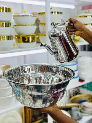 Jug La Kunawia Mikono