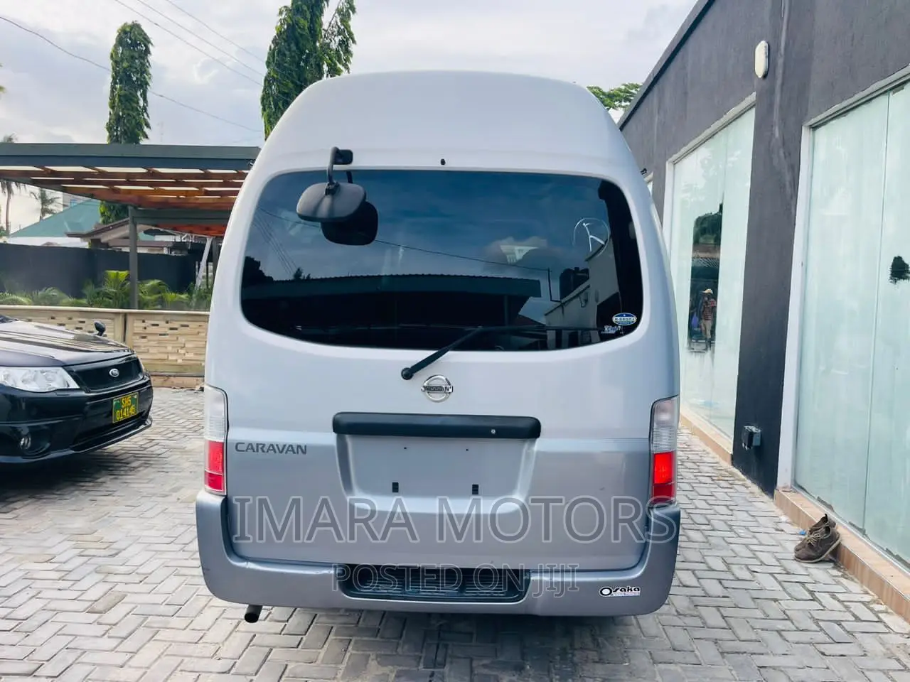 Nissan Caravan (Urvan) 2004 Beige