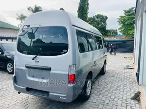 Nissan Caravan (Urvan) 2004 Beige