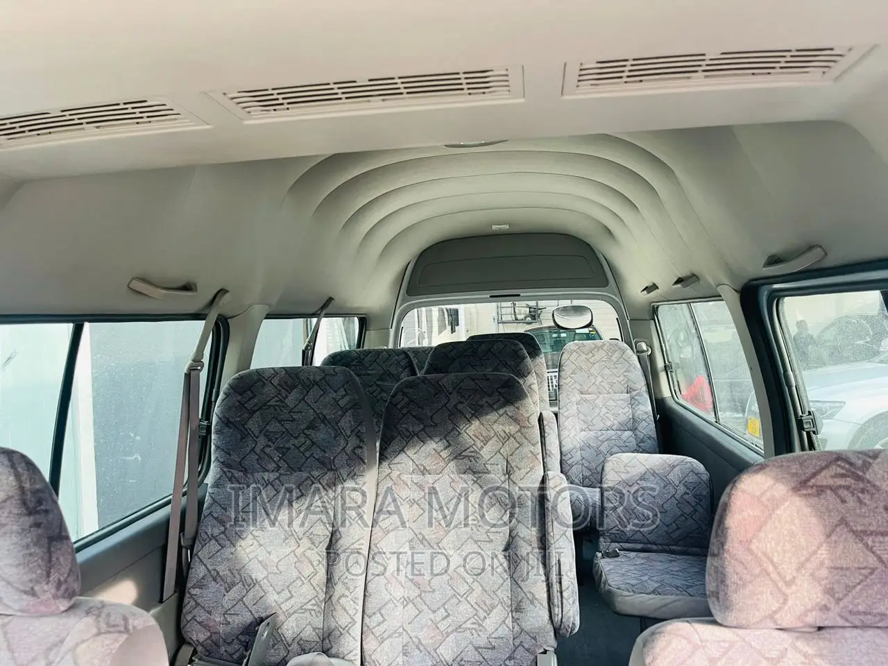 Nissan Caravan (Urvan) 2004 Beige
