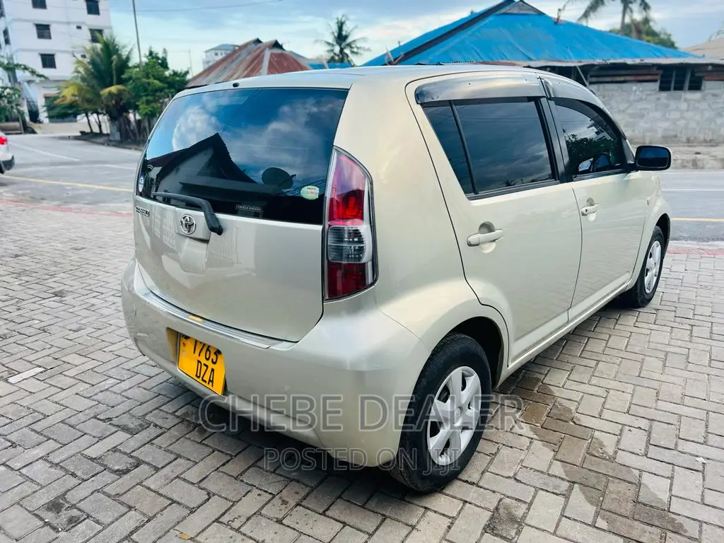 Toyota Passo 2004 Silver