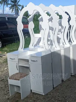 Dressing Table Mpya