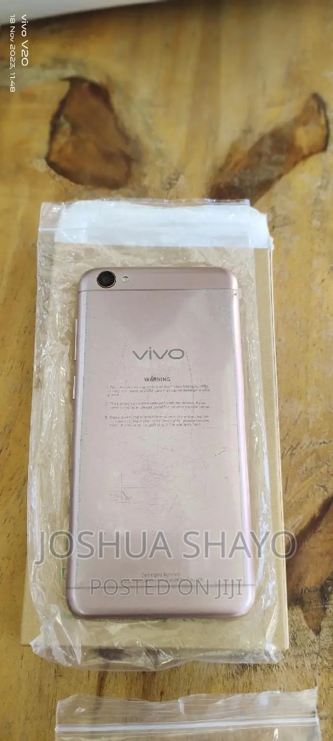 Vivo Y55s 16 GB