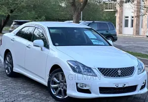 Toyota Crown 2009 White