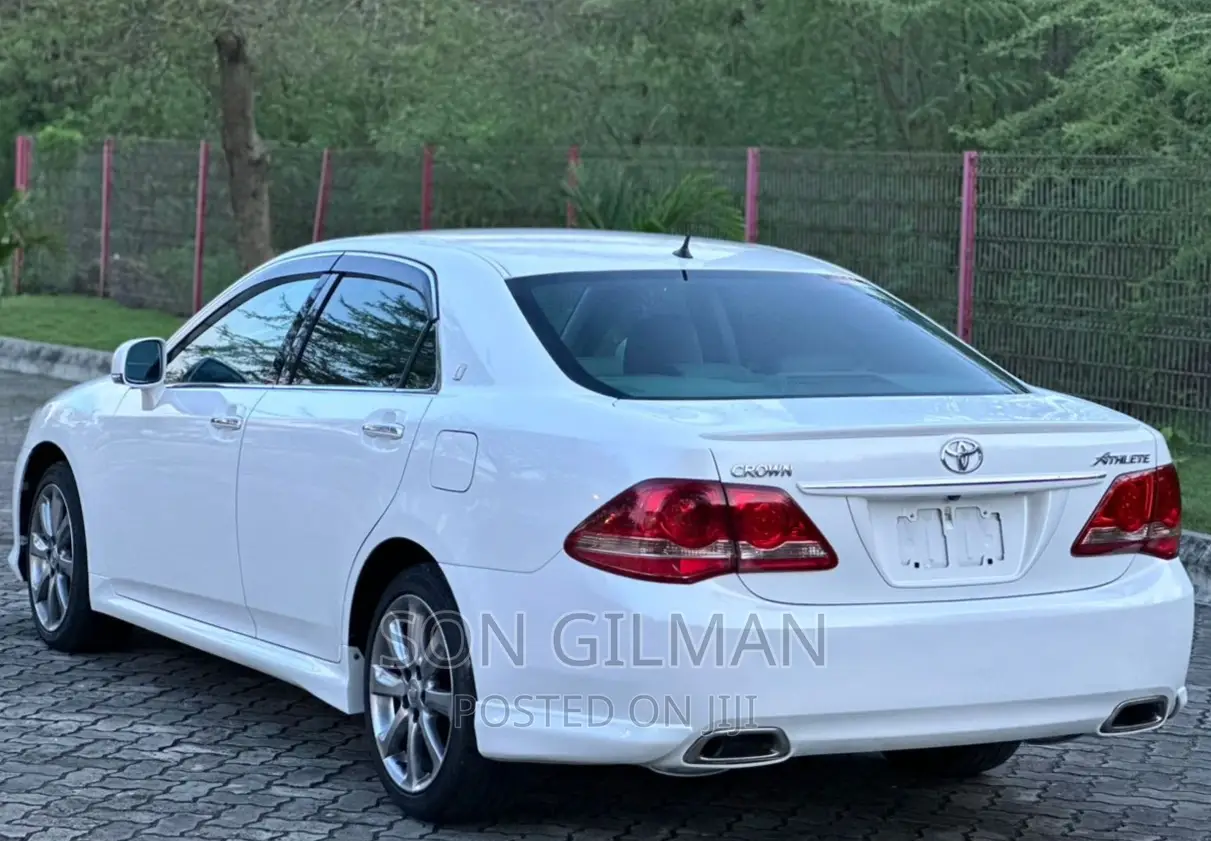 Toyota Crown 2009 White