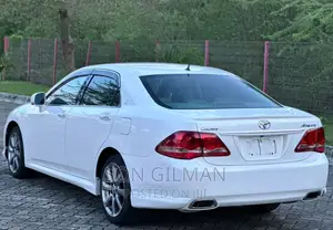 Toyota Crown 2009 White