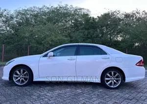 Toyota Crown 2009 White