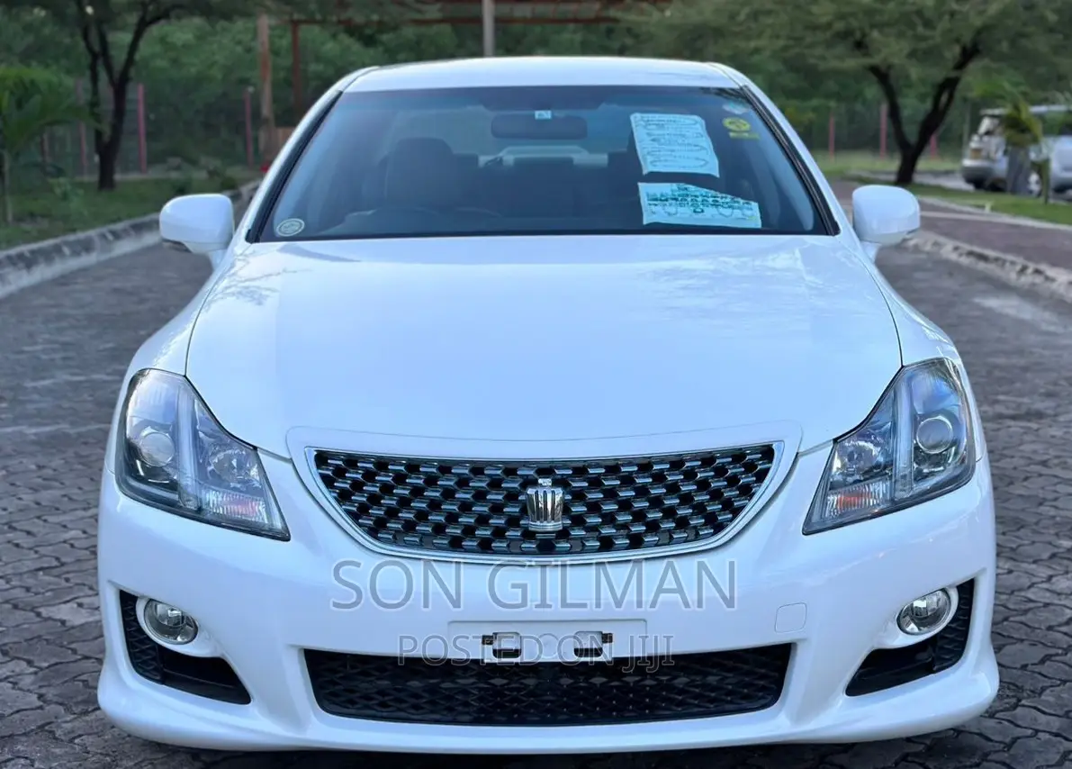 Toyota Crown 2009 White