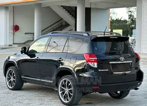 Toyota Vanguard 2013 Black