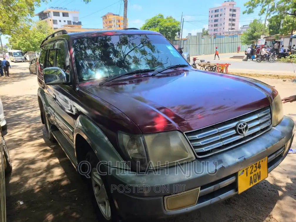 Toyota Land Cruiser Prado 2000 Red