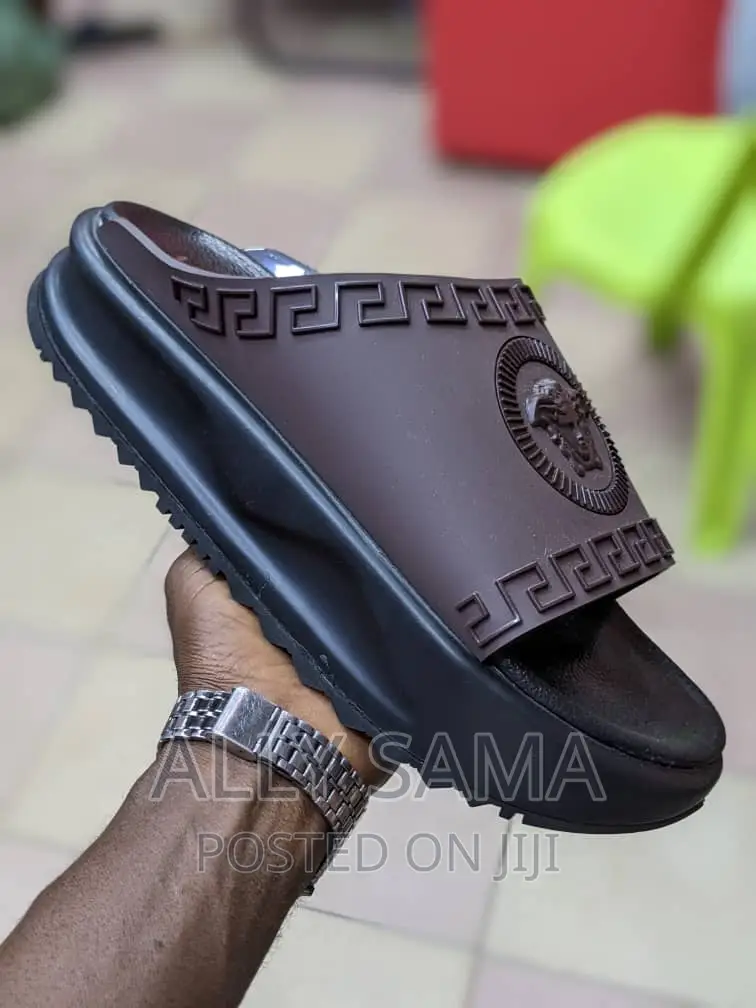 Mens Sandals VERSACE. Coffee Material Rubber