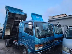 Mitsubishi Fuso 2002 Blue