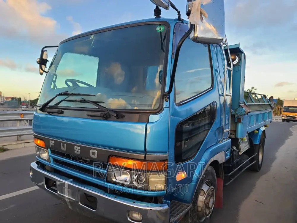 Mitsubishi Fuso 2002 Blue