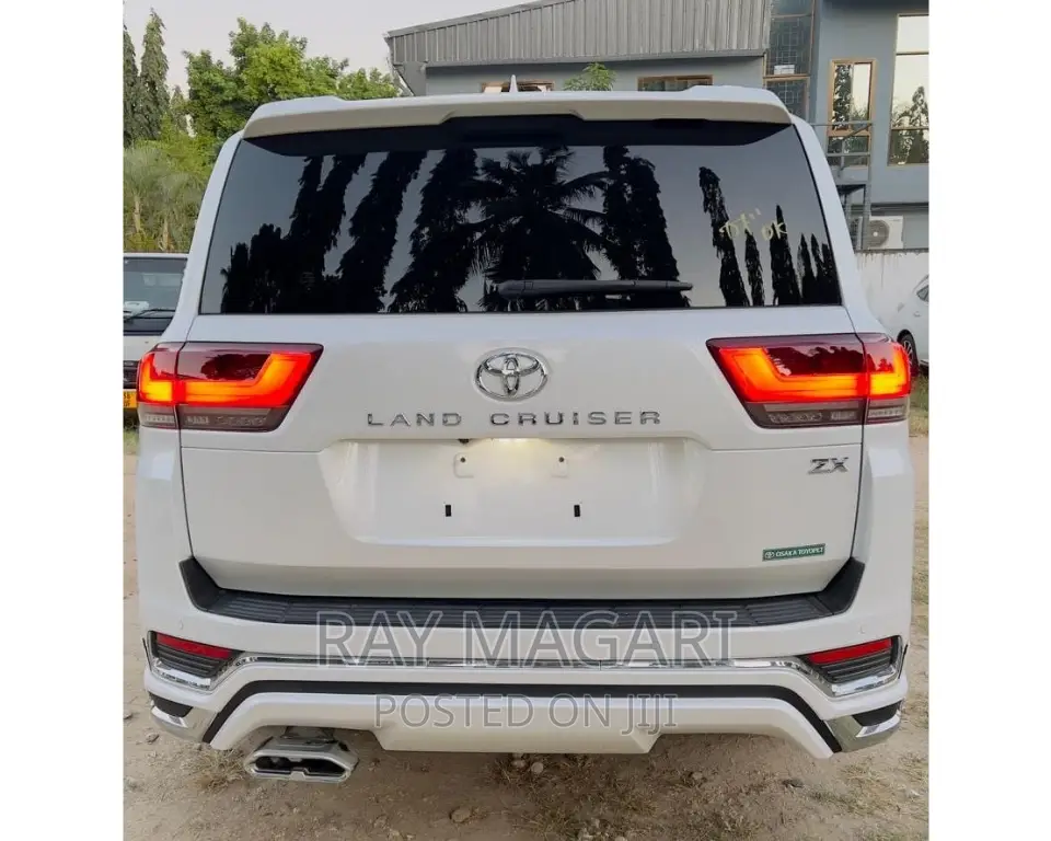 Toyota Land Cruiser 2022 White