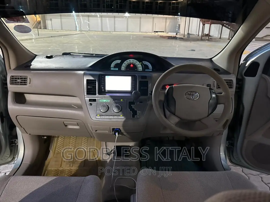 Toyota Raum 2003 Blue