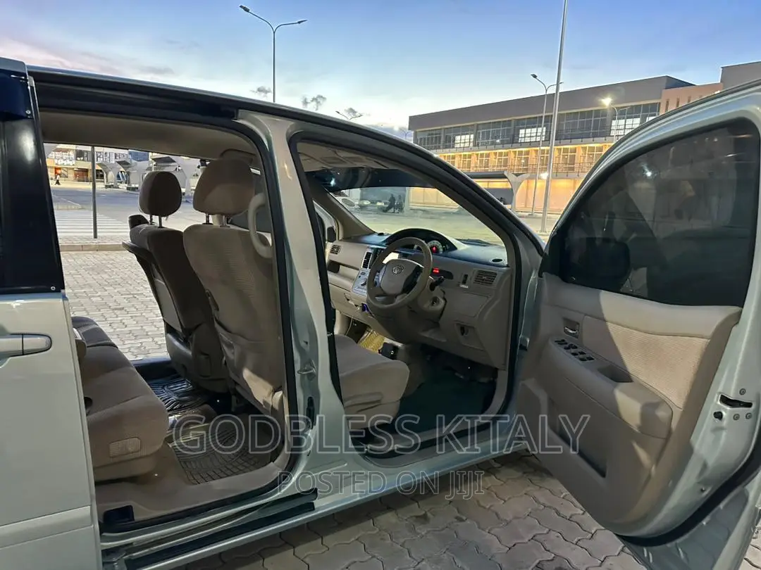 Toyota Raum 2003 Blue