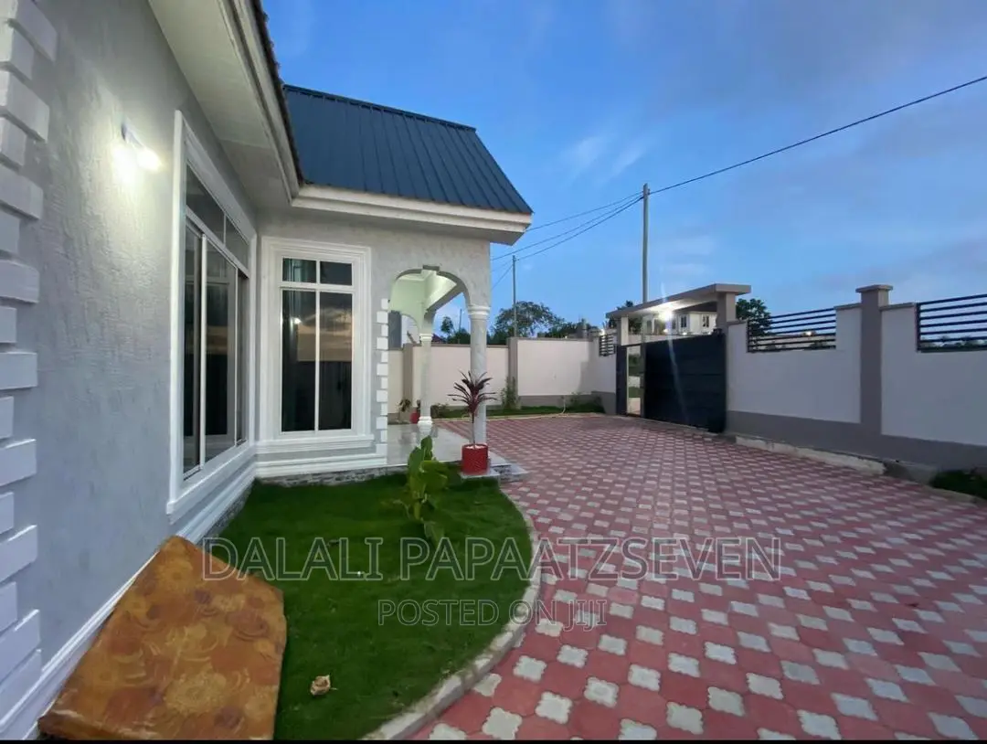2bdrm House in Dalalipapaatzseven, Bunju for rent