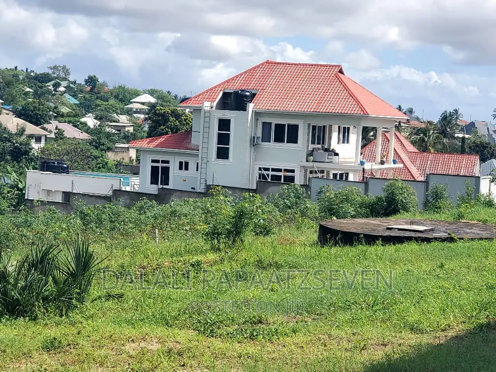 3bdrm House in Dalalipapaatzseven, Kinondoni for sale