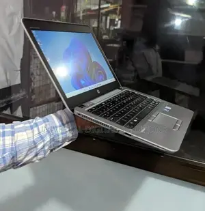 Laptop HP EliteBook 820 G3 8GB Intel Core I5 HDD+SSD 256GB