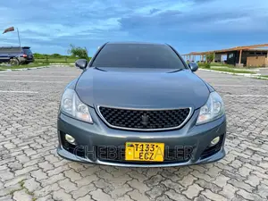Toyota Crown 2010 Gray