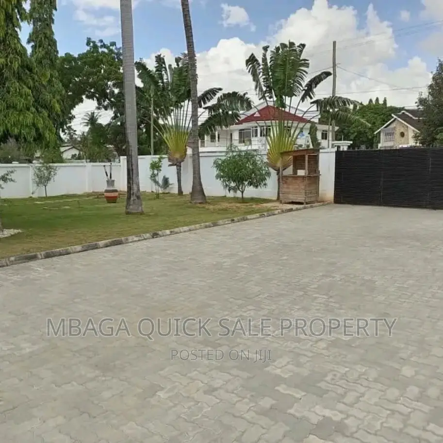 Warehouse for Rent at Boko 400sqm TSH 2.5m