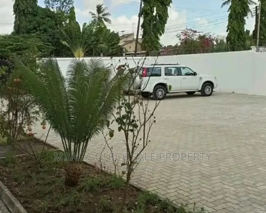 Warehouse for Rent at Boko 400sqm TSH 2.5m