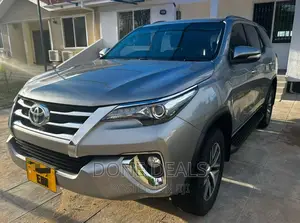 Toyota Fortuner 2016 Silver