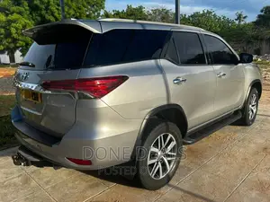 Toyota Fortuner 2016 Silver