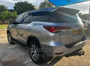 Toyota Fortuner 2016 Silver