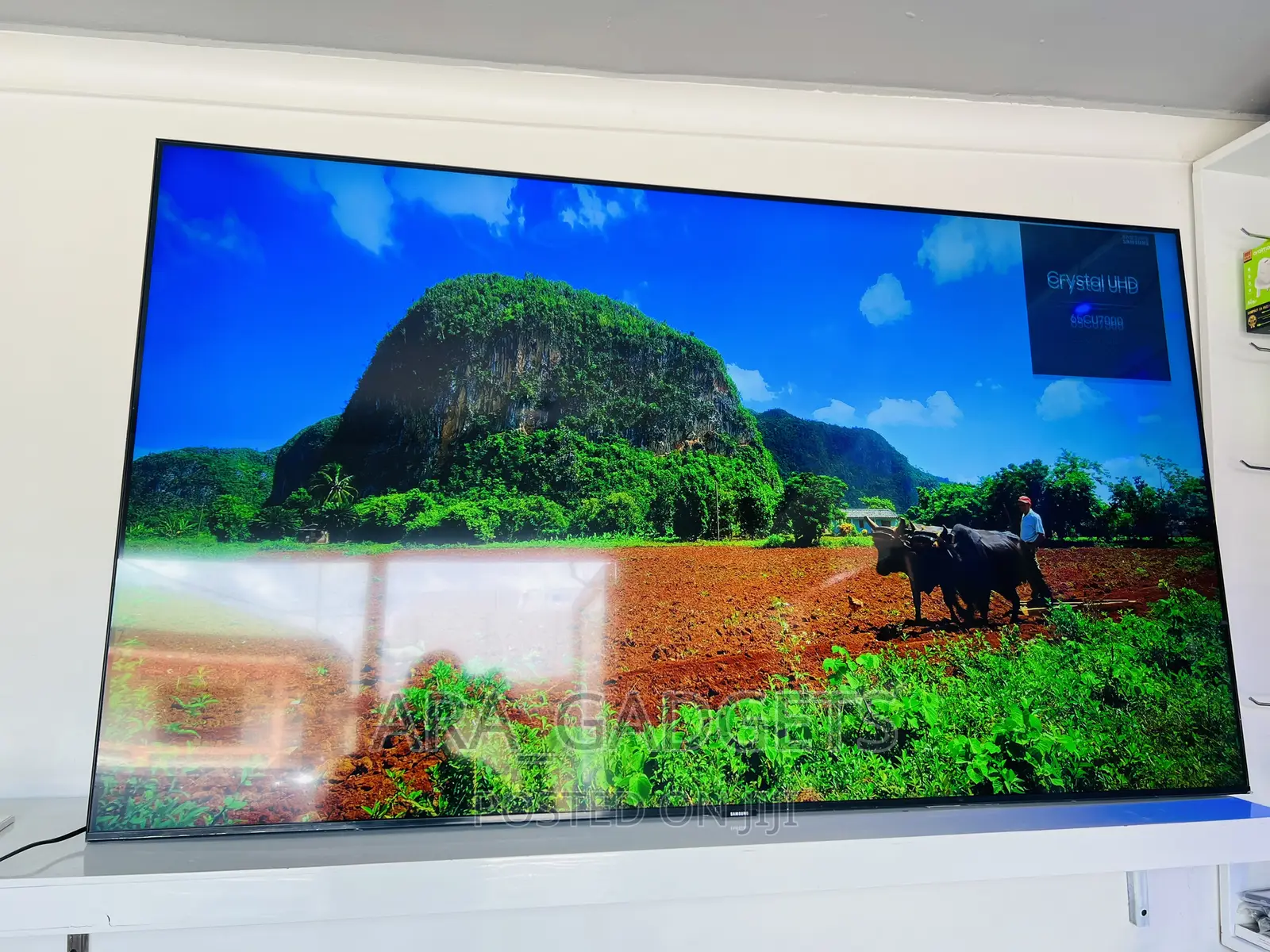 Crystal Uhd Tv 65inch